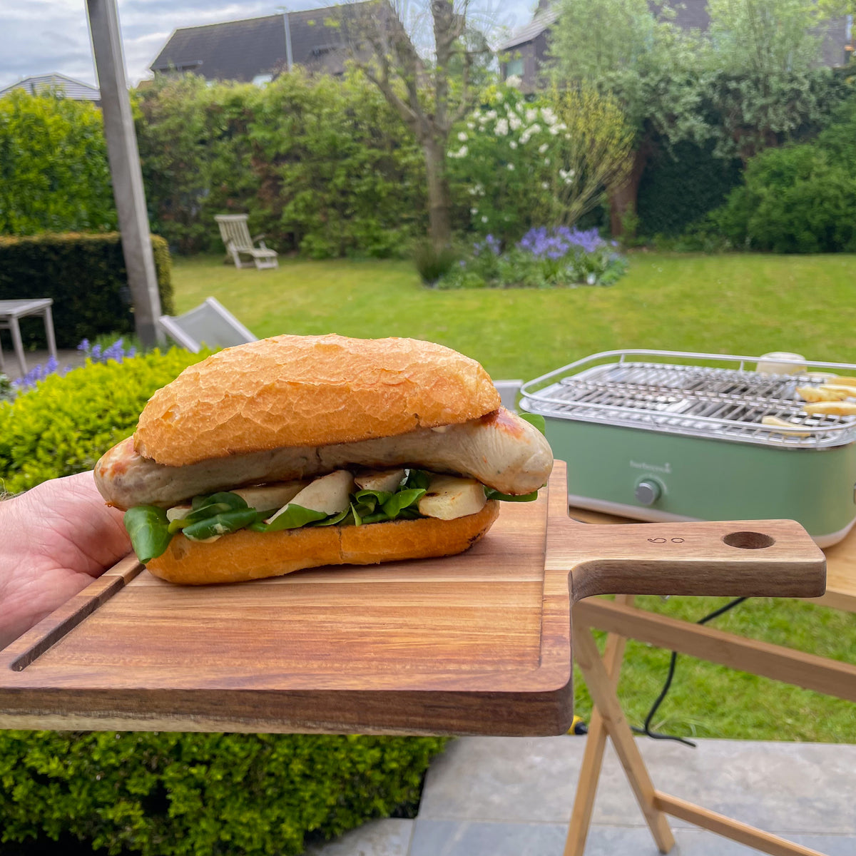 The ultimate hotdog challenge on the Barbecook E-Carlo!