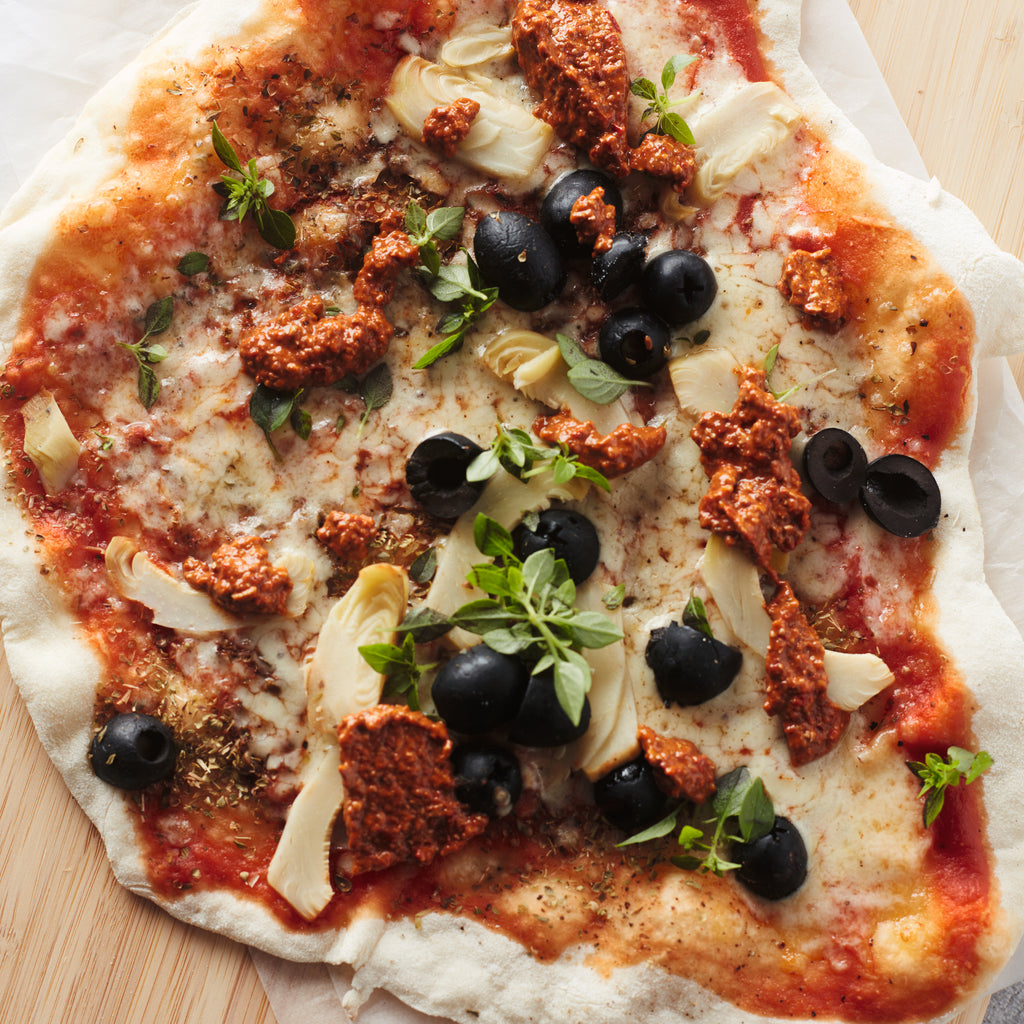 Artischocken-Muhammara-Pizza