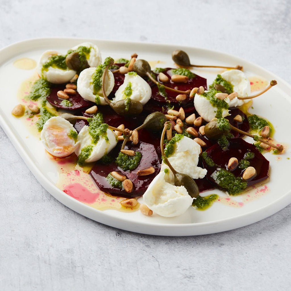 Geräucherte Rüben mit Büffelmozzarella und Basilikumöl