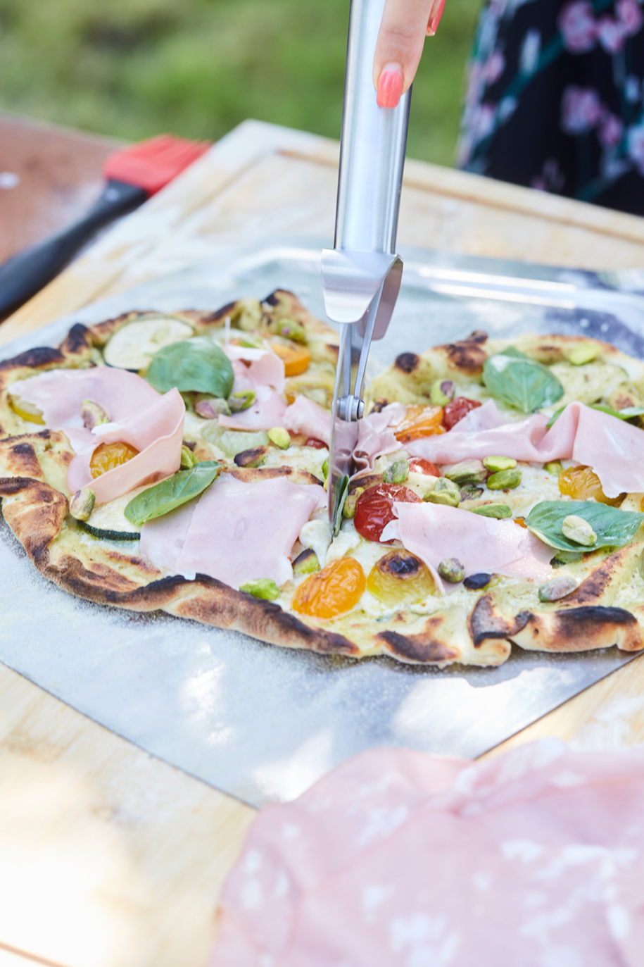 Premium pizza cutter