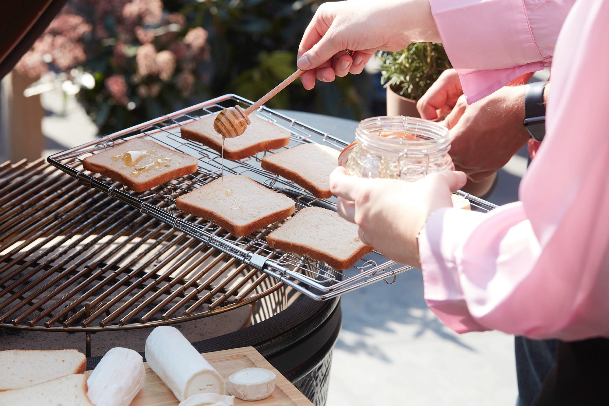 Croque mit Ziegenkäse, Honig und italienischem Schinken vom Grill ...