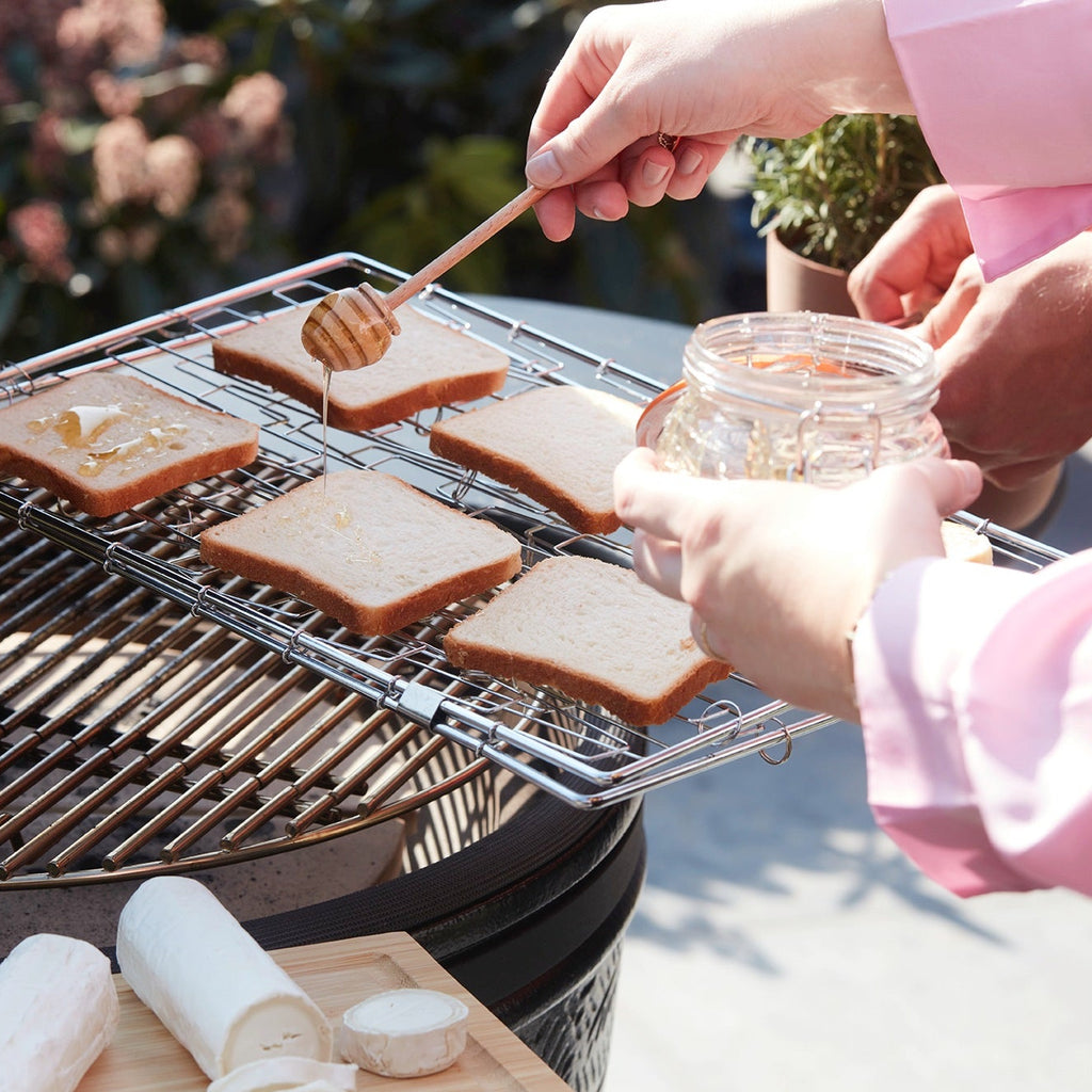 Croque with goat cheese, honey and Italian ham on the BBQ