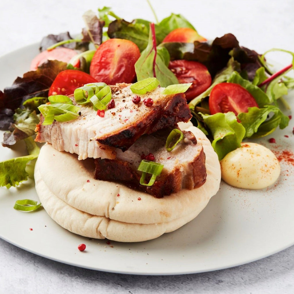 Schweinebauch-Sandwich aus dem Räucherofen