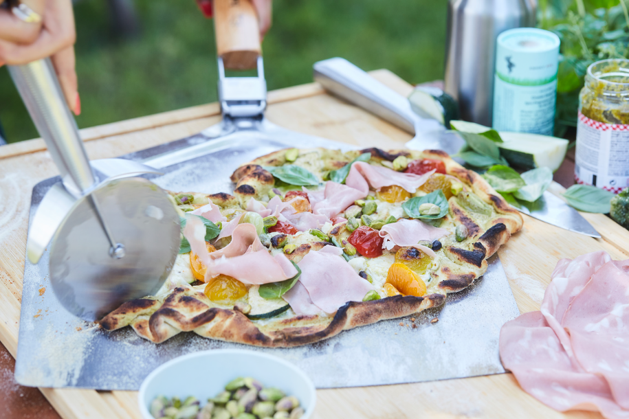 Premium pizza cutter
