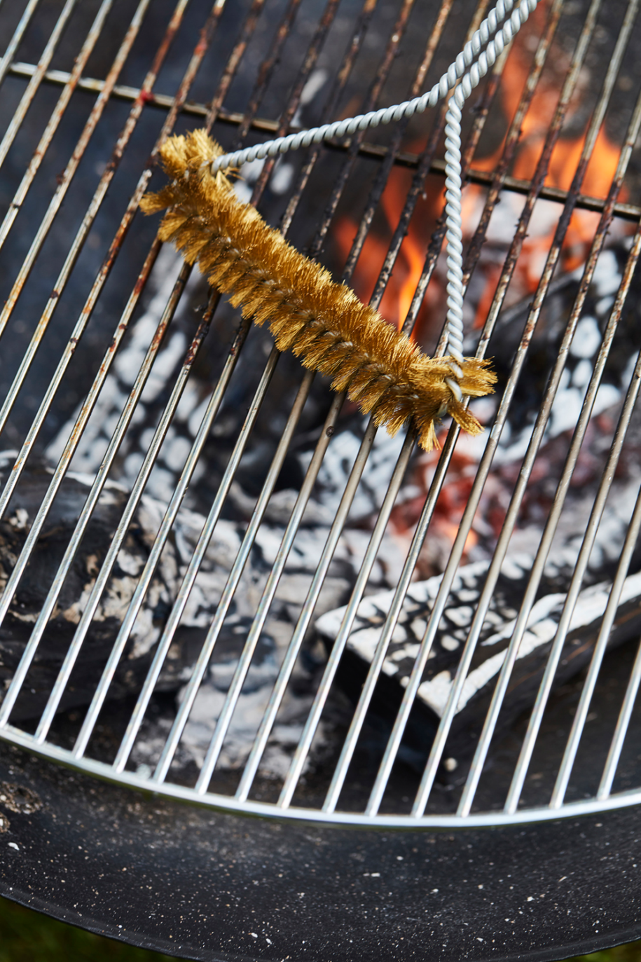 Spiralbürste mit langem Griff schwarz