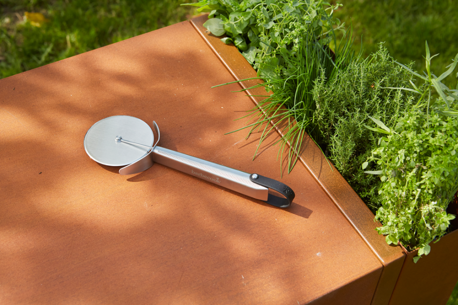 Premium pizza cutter