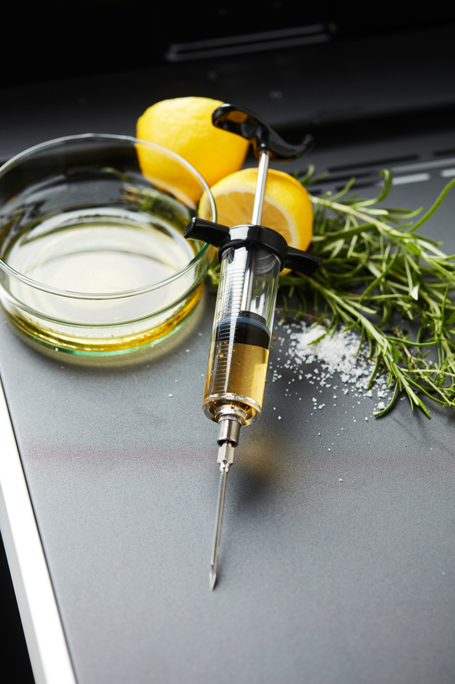 Marinade injector