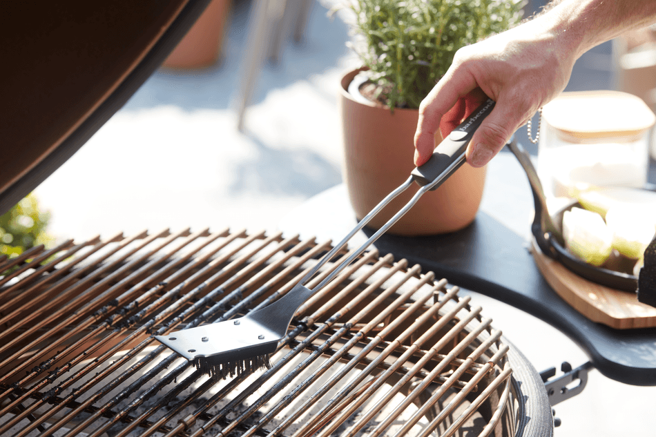 Army Style cleaning brush with dual function